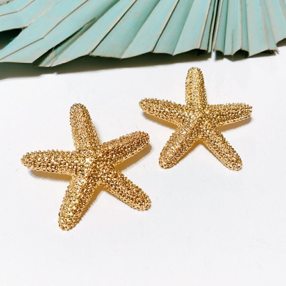 Gold starfish dangle earrings S51